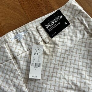NWT. NY&Co. Stretch. Women’s White Patterned Pants